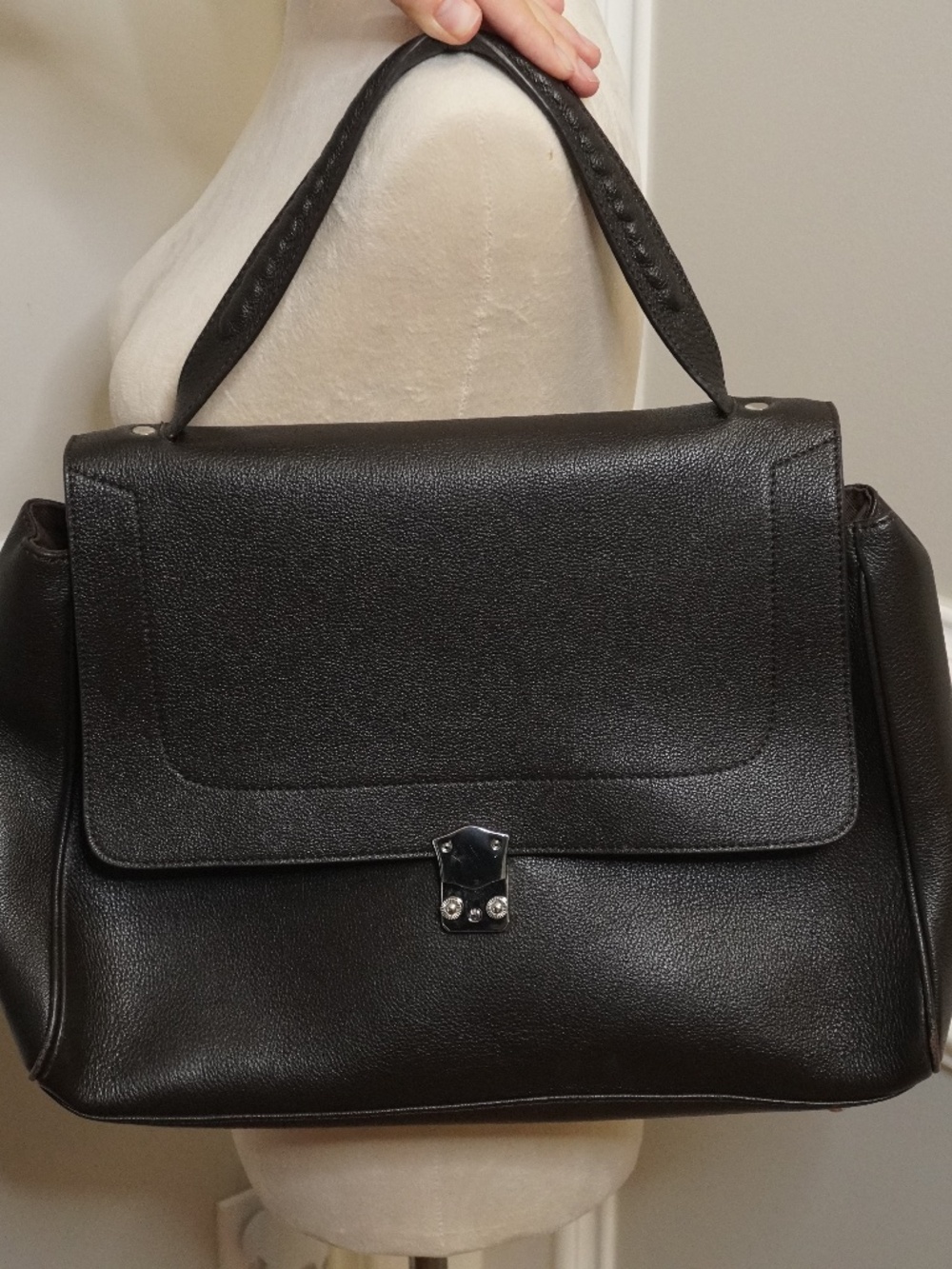 Unbranded 100% Pebbled Leather Briefcase with clasp closure